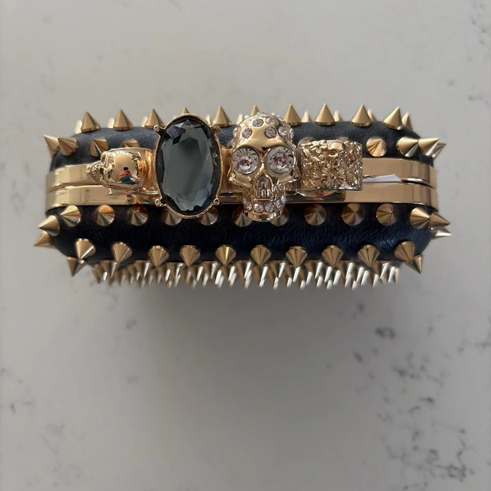 Alexander McQueen Black Leather Spike Knuckle Box Clutch with Gold Rings - Picture 3 of 4